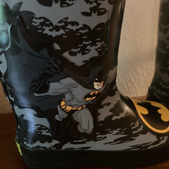 Western Chief boys Batman boots size 11/12 excellent condition - Picture 2 of 5